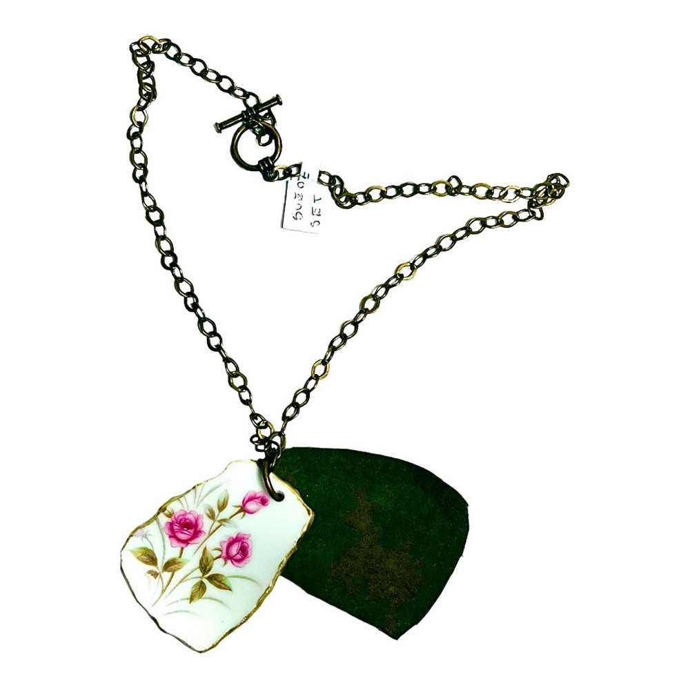 Floret Tea Rose Broken China Necklace - Green Leather Pendant | Alma Antigua - Picture 8 of 15